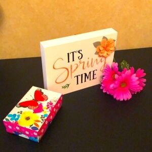 NWOT Spring Sign